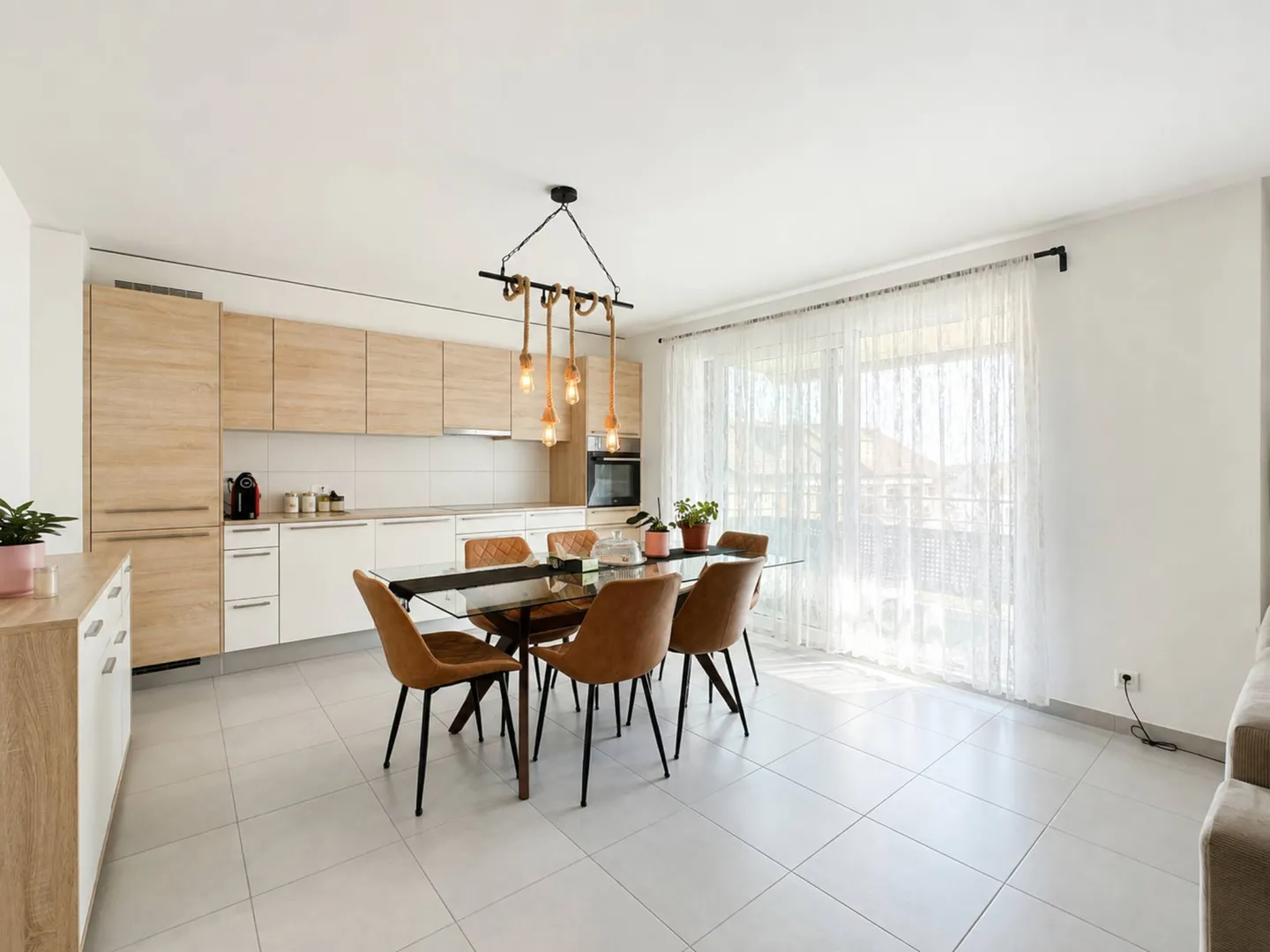 Spacieux appartement de 4,5 pièces avec vue sur les montagnes - Foto 4 von 13