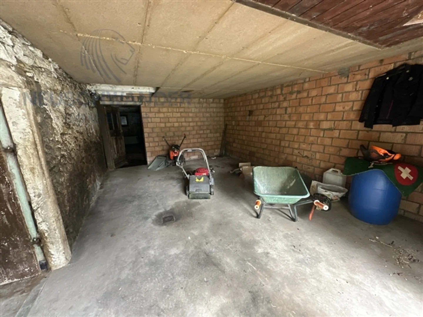 Authentic farmhouse to renovate with generous land - Photo 5 of 13