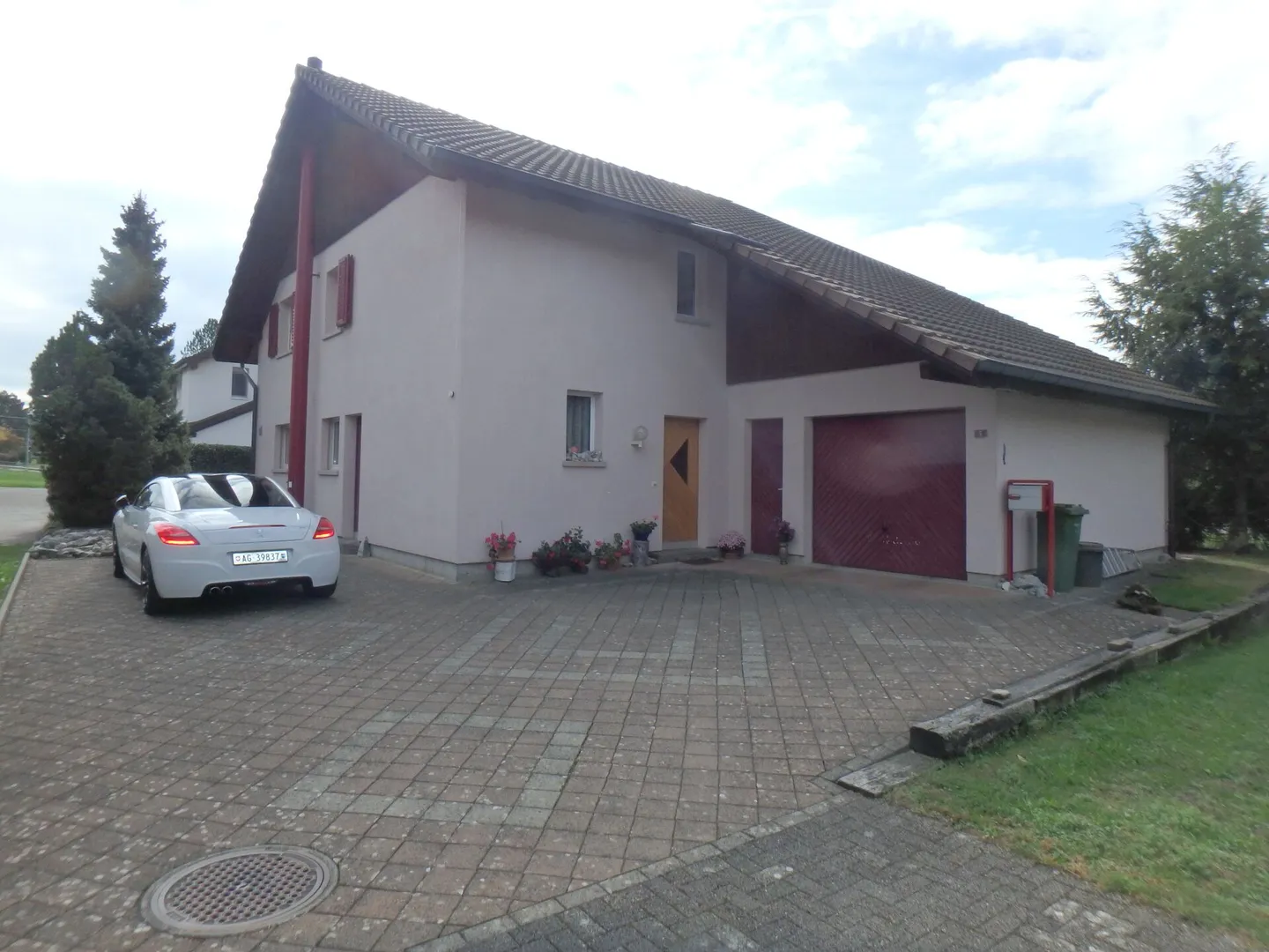Grosszügiges, gepflegtes 5.5 Zi-Einfamilienhaus - Foto 3 von 11