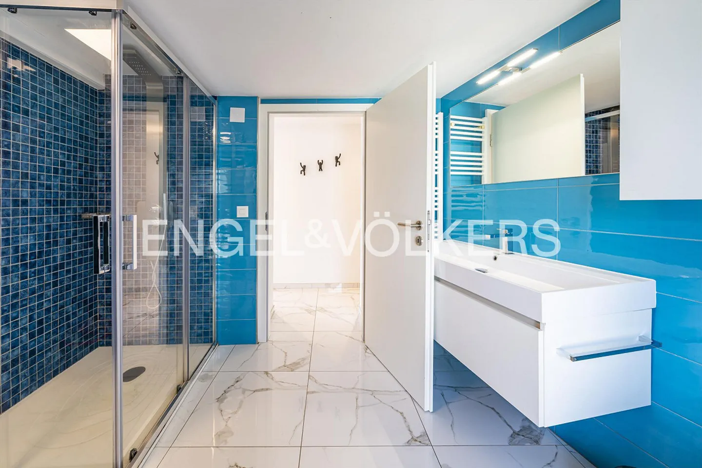 Appartement Attique Charmant avec Vue Panoramique (1a) - Photo 4 sur 6