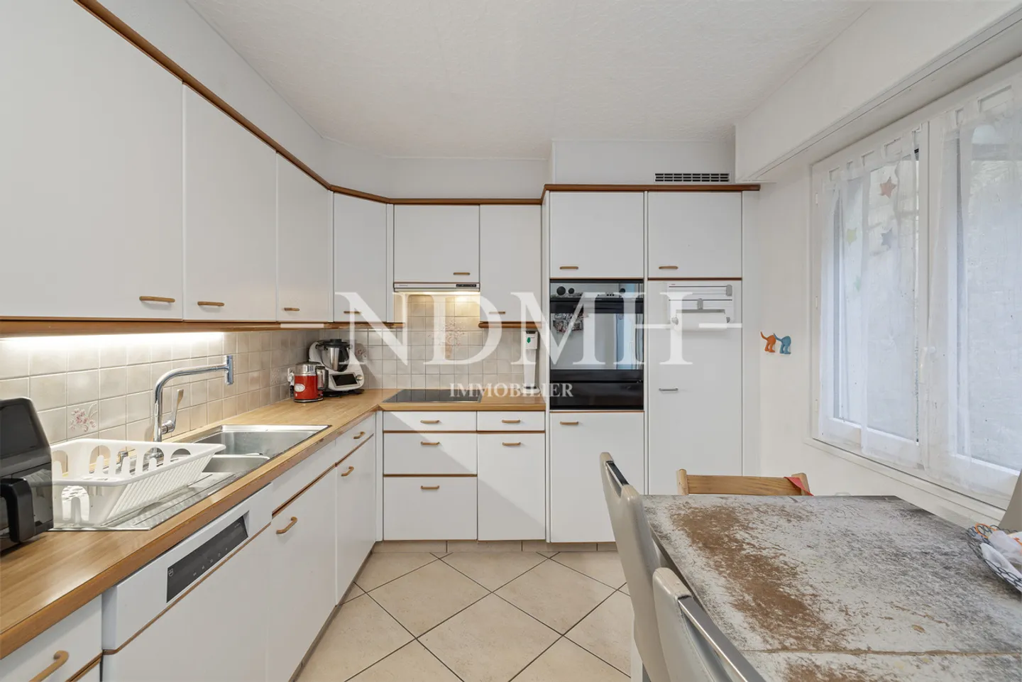 Wunderschöne Wohnung mit atemberaubendem Blick auf das Rhônetal - Foto 4 von 12