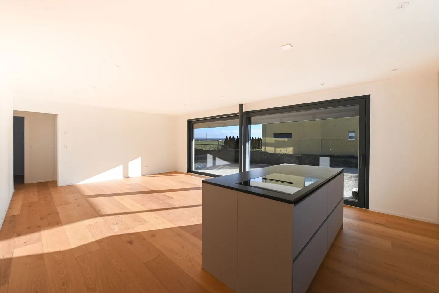 FIRST OCCUPANCY - LUXURIOUS 3.5-ROOM GARDEN APARTMENT - Photo 1 of 11