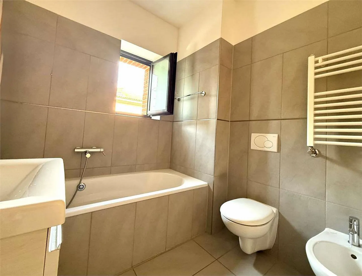 Zu vermieten in Lugano 2,5-Zimmer-Wohnung mit Terrasse - Foto 11 von 11