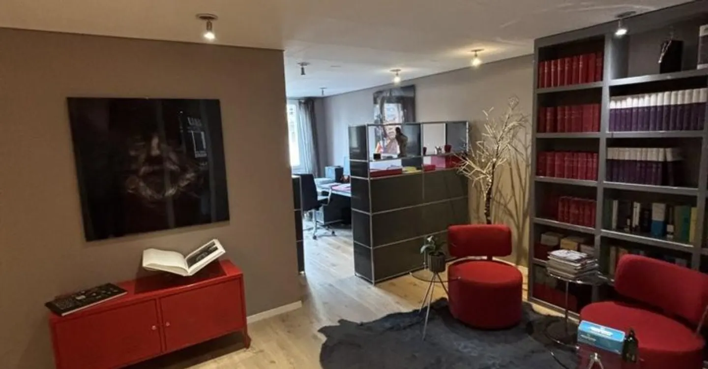 Zu ergreifen! Wunderschöner Büroraum in der Nähe aller Annehmlichkeiten in Nyon! - Foto 1 von 9
