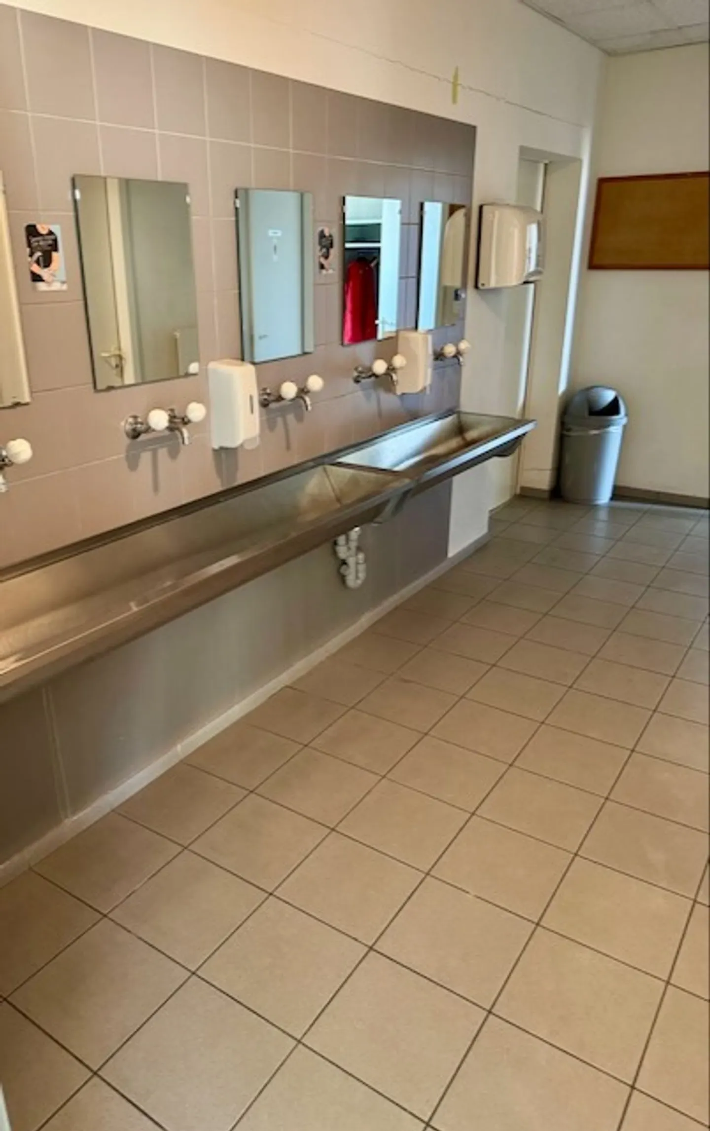 Mischgenutztes Gebäude mieten - Foto 4 von 6