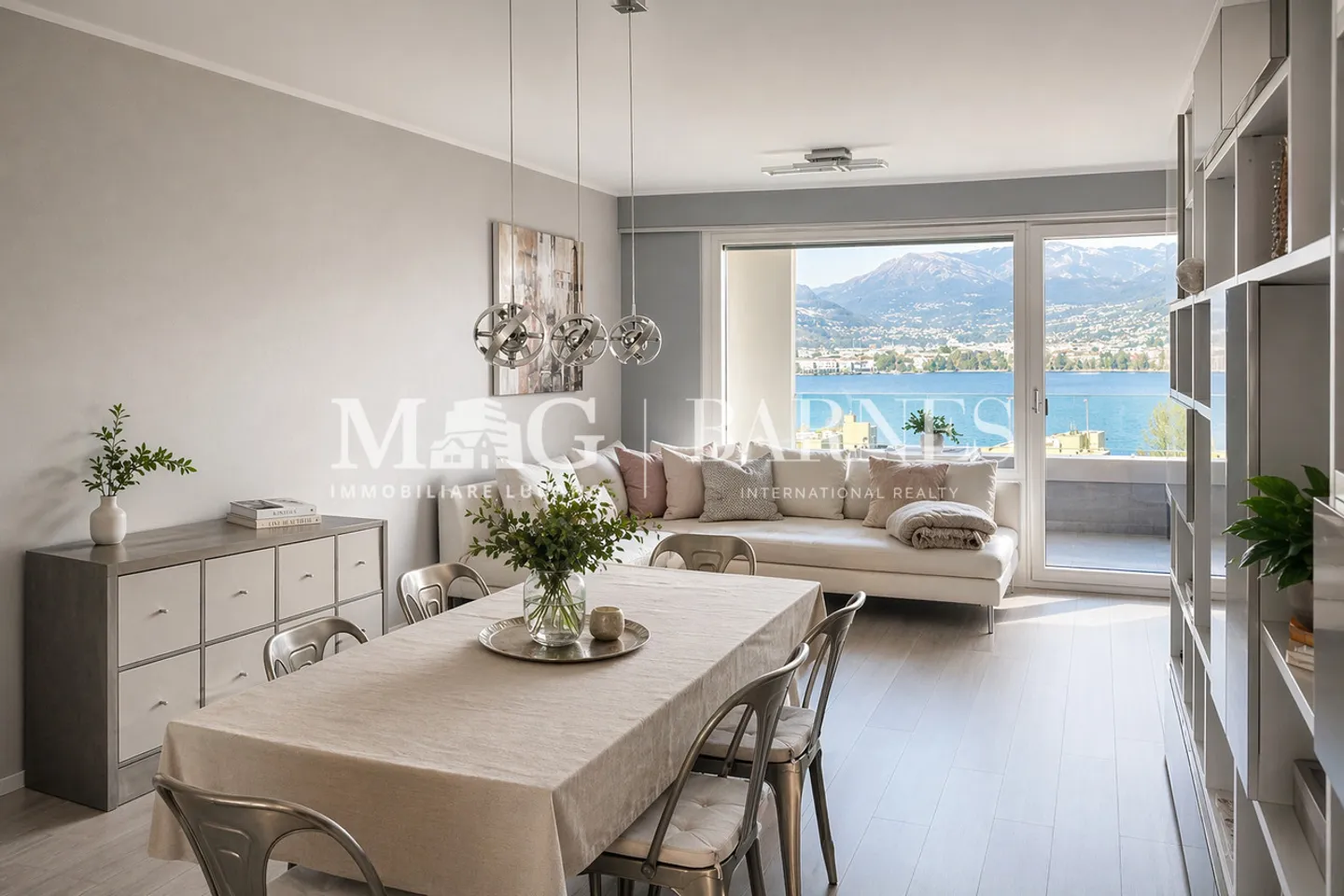 Appartamento ristrutturato con vista lago - Foto 2 di 13