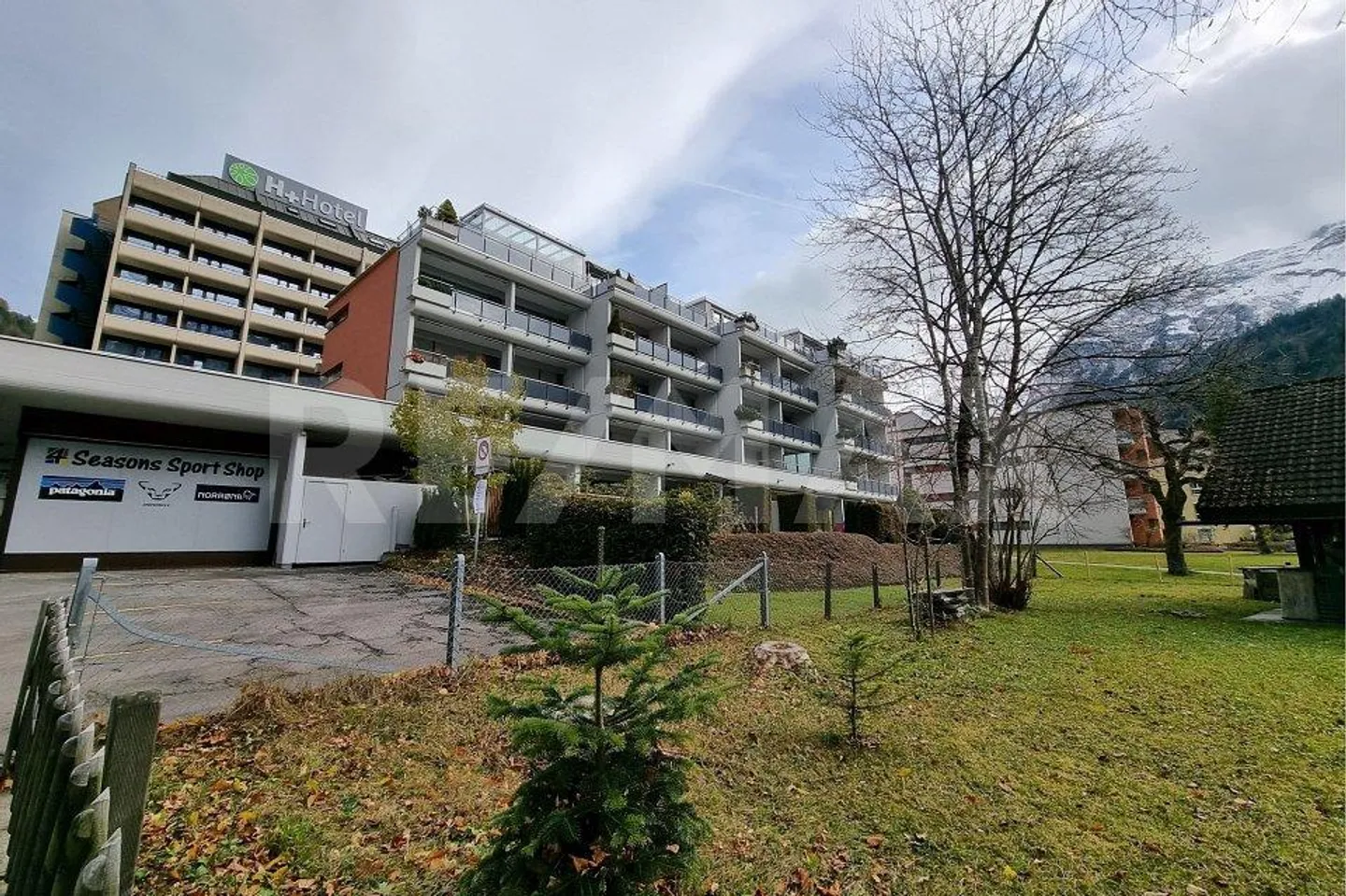 Appartement 1,5 pièces avec balcon ensoleillé - Photo 1 sur 7