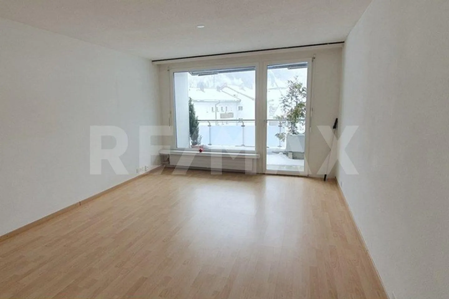 Appartement 1,5 pièces avec balcon ensoleillé - Photo 2 sur 7