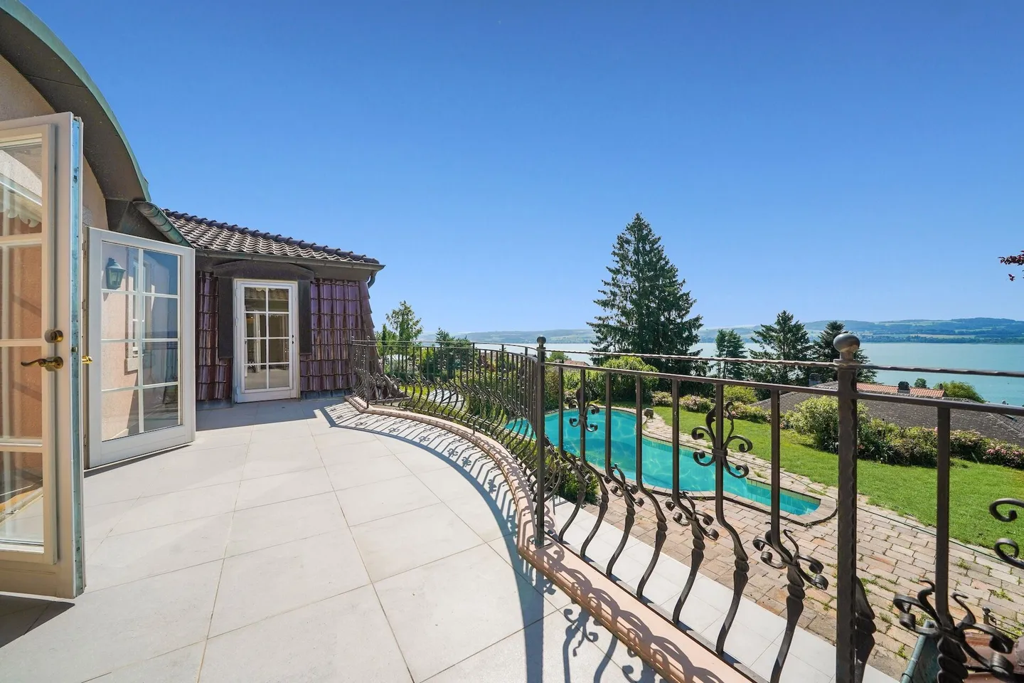 Exclusive villa with lake and mountain views - on the southern slope of Lugnorre - Photo 11 of 19