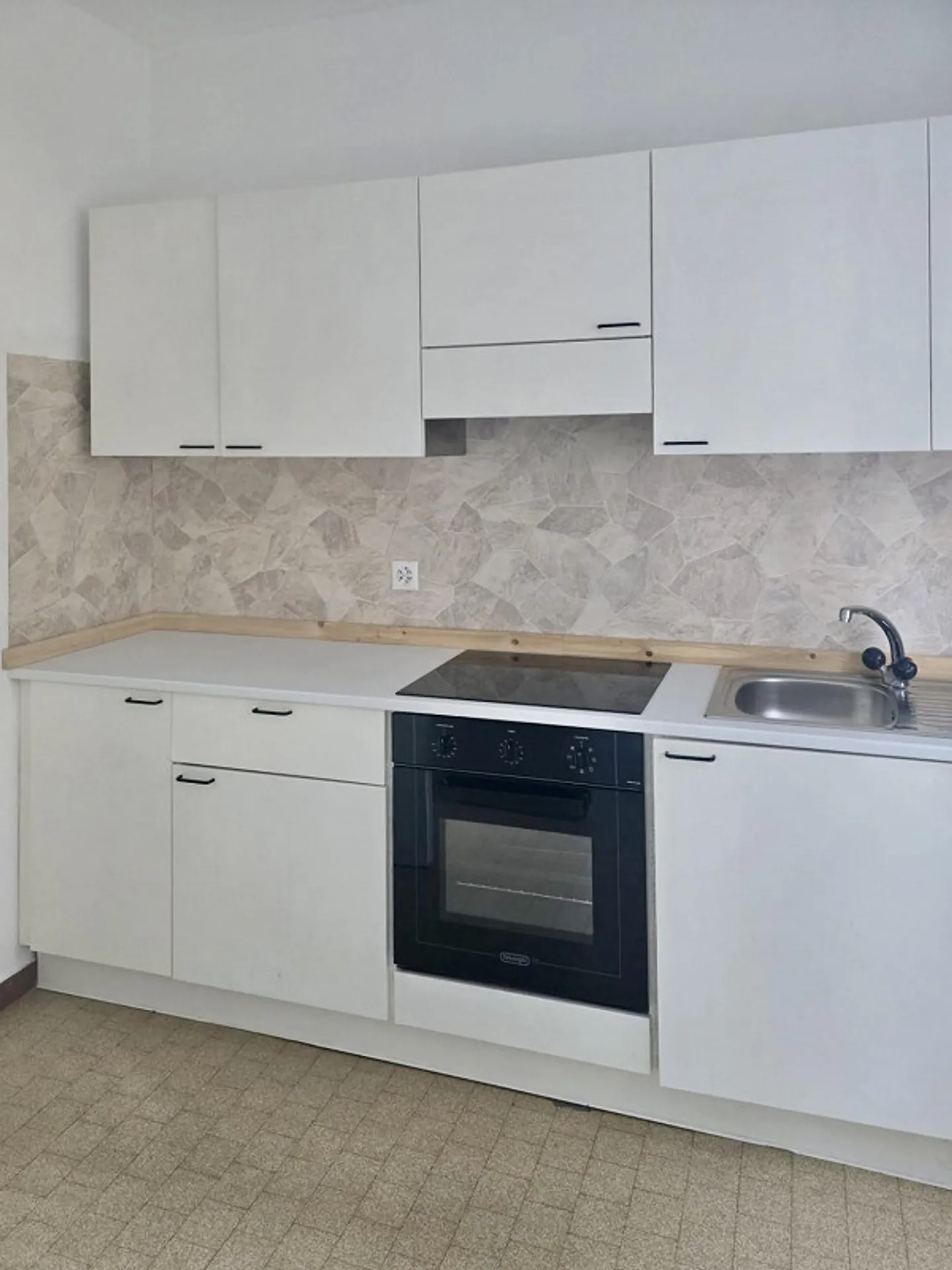 CHIASSO - AFFITTASI APPARTAMENTI 3.5 LOCALI CON BALCONE - Foto 1 di 3