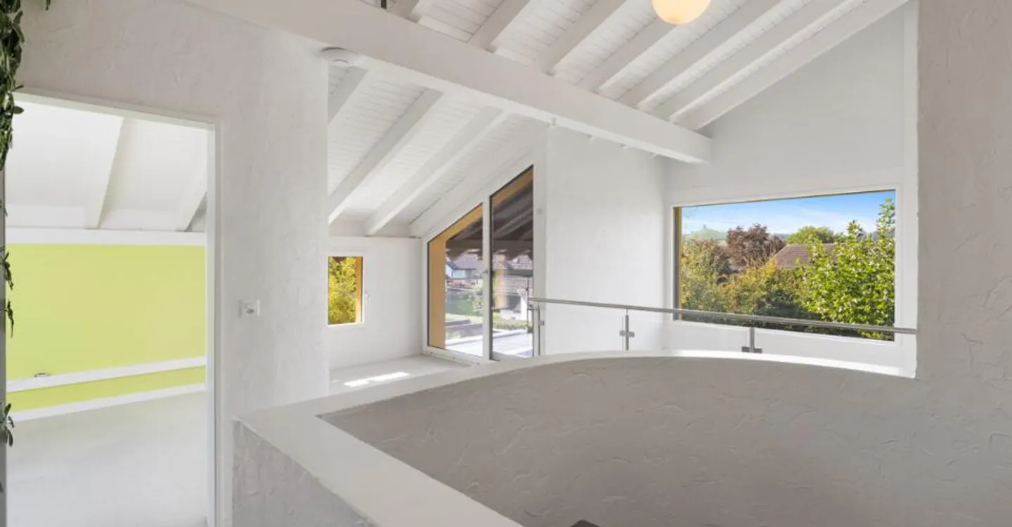 Charming Family Home with Garden - Photo 3 of 5