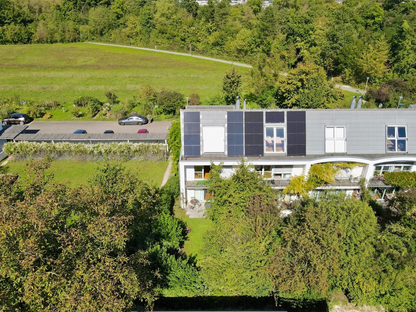 Charmante maison d'angle avec jardin, parking avec vue sur la nature - Photo 2 sur 17