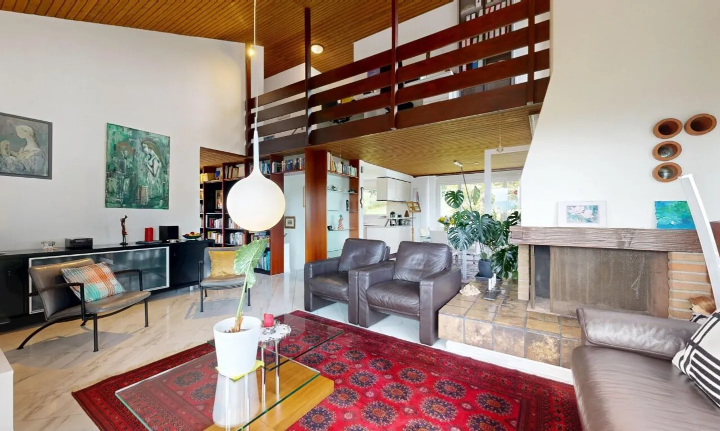 Vivere ai margini della foresta con piscina coperta, giardino d'inverno e vista lontana - Foto 4 di 11