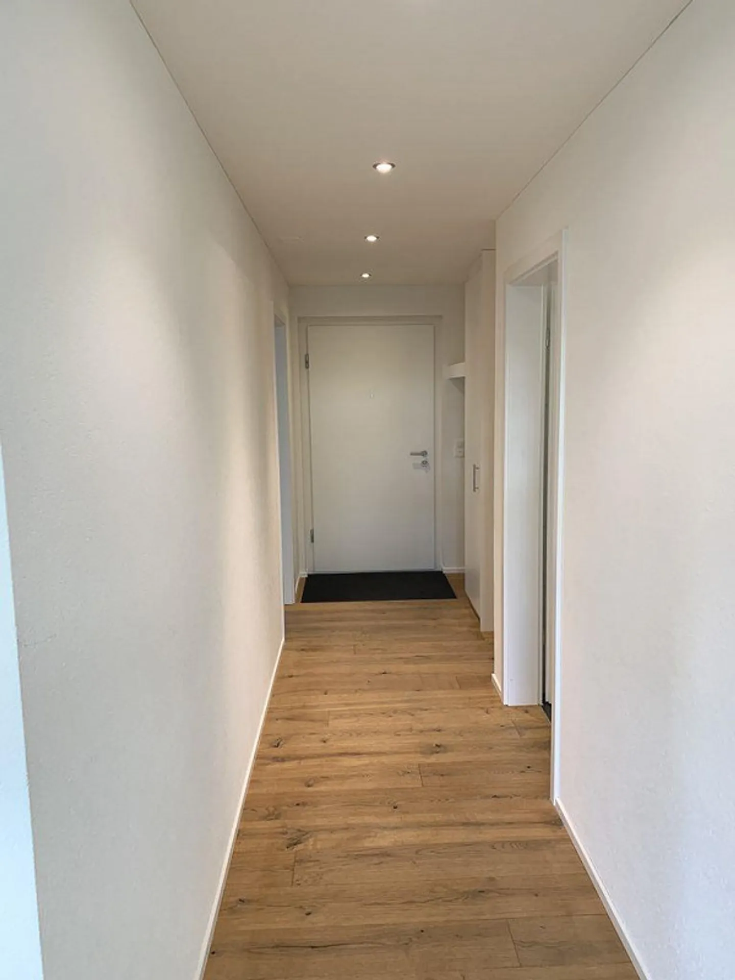 Moderne 2,5 Zimmerwohnung - Foto 3 von 9