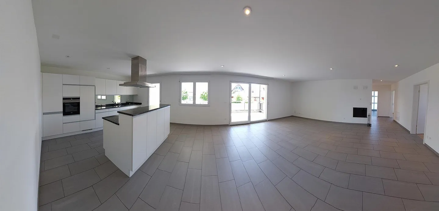 Appartement de jardin spacieux et lumineux de 4,5 pièces (130m2) - Photo 2 sur 7