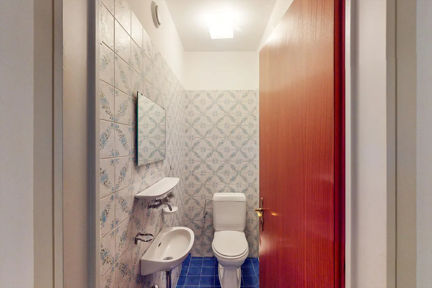 Spacious Apartment with Park View - Photo 9 of 9