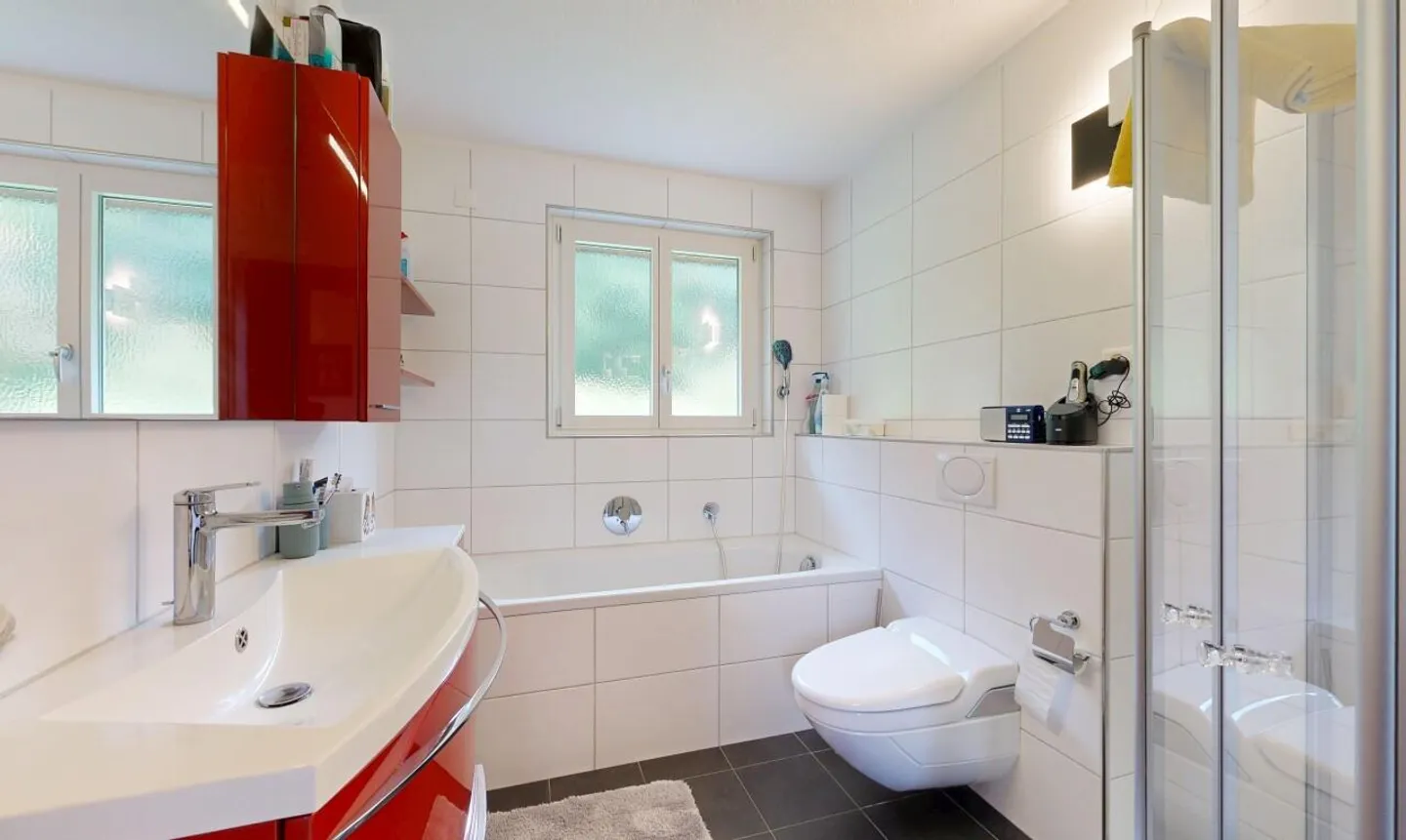 Vivere ai margini della foresta con piscina coperta, giardino d'inverno e vista lontana - Foto 10 di 11