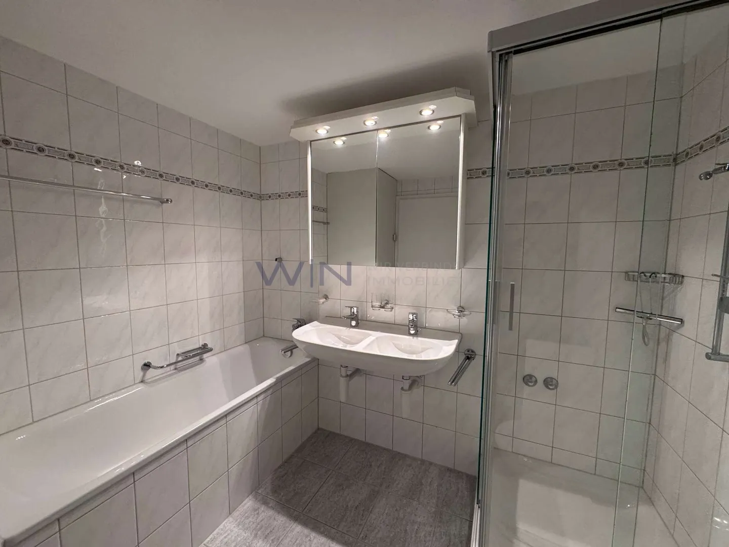 Lake View Apartment incl. 45 m² Multifunctional Storage - Photo 5 of 13