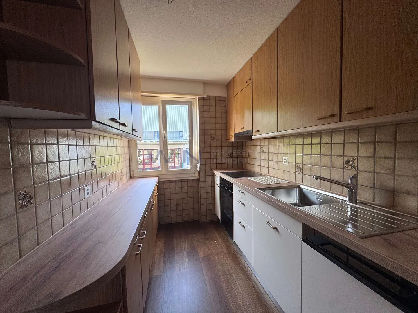 Lake View Apartment incl. 45 m² Multifunctional Storage - Photo 3 of 13