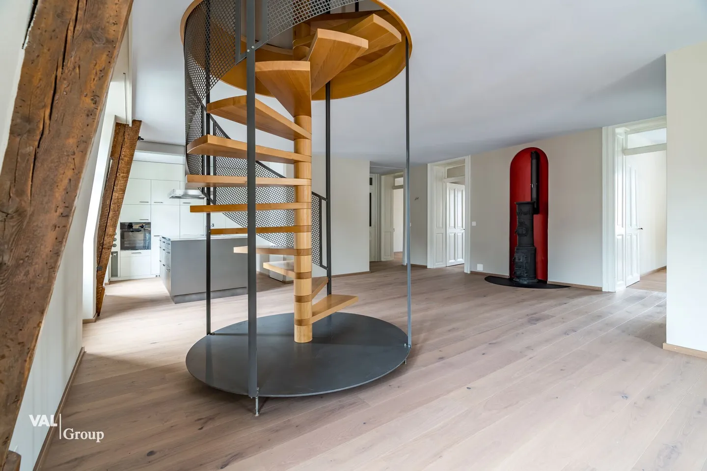 Appartamento duplex da sogno di 5,5 stanze nel cuore di Brig - il fascino urbano incontra il comfort moderno - Foto 4 di 20
