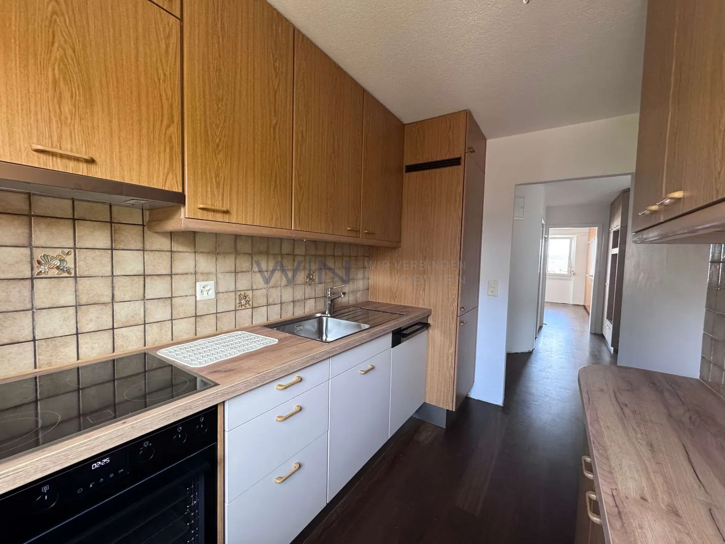 Lake View Apartment incl. 45 m² Multifunctional Storage - Photo 12 of 13