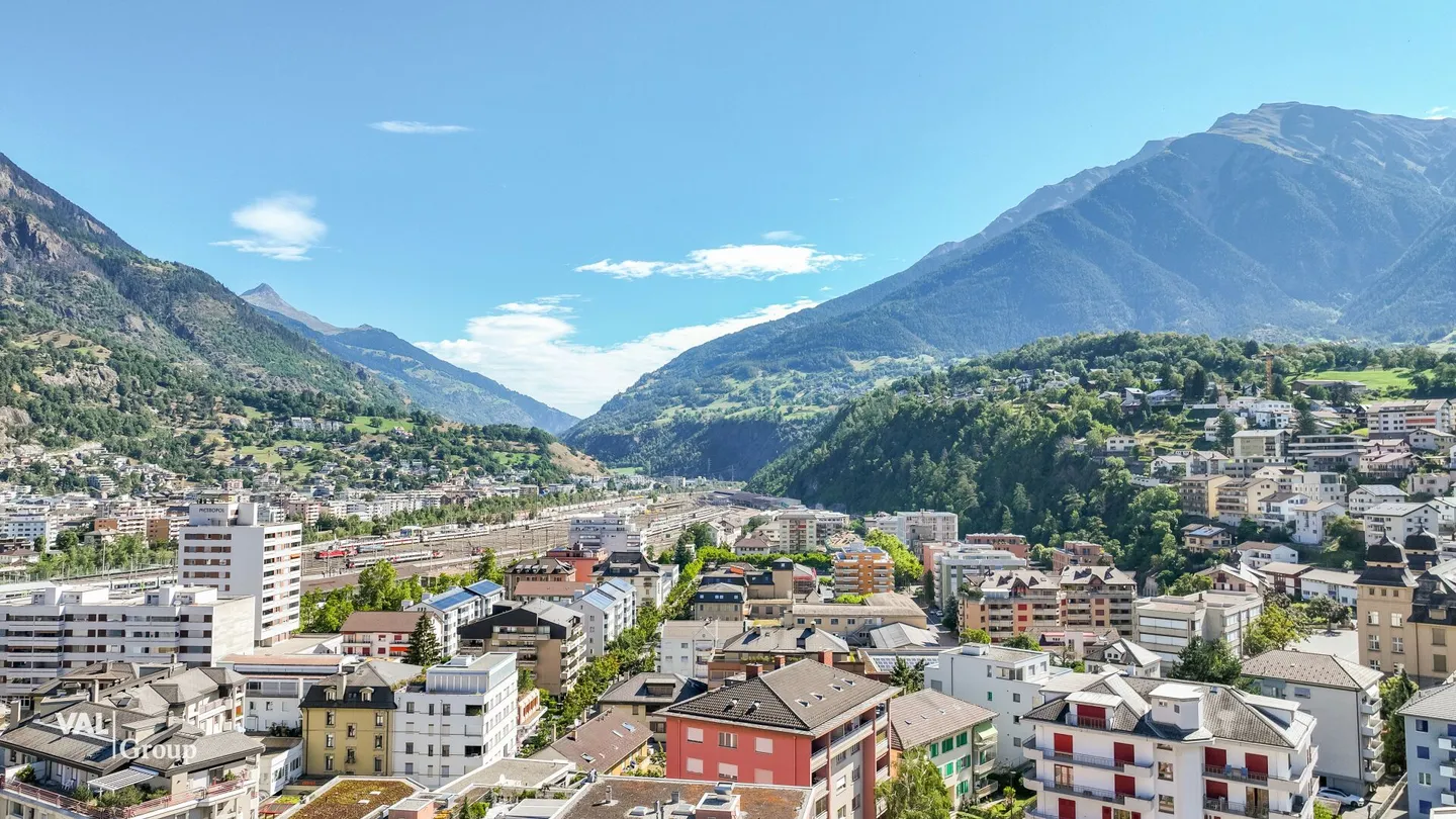 Appartamento duplex da sogno di 5,5 stanze nel cuore di Brig - il fascino urbano incontra il comfort moderno - Foto 18 di 20