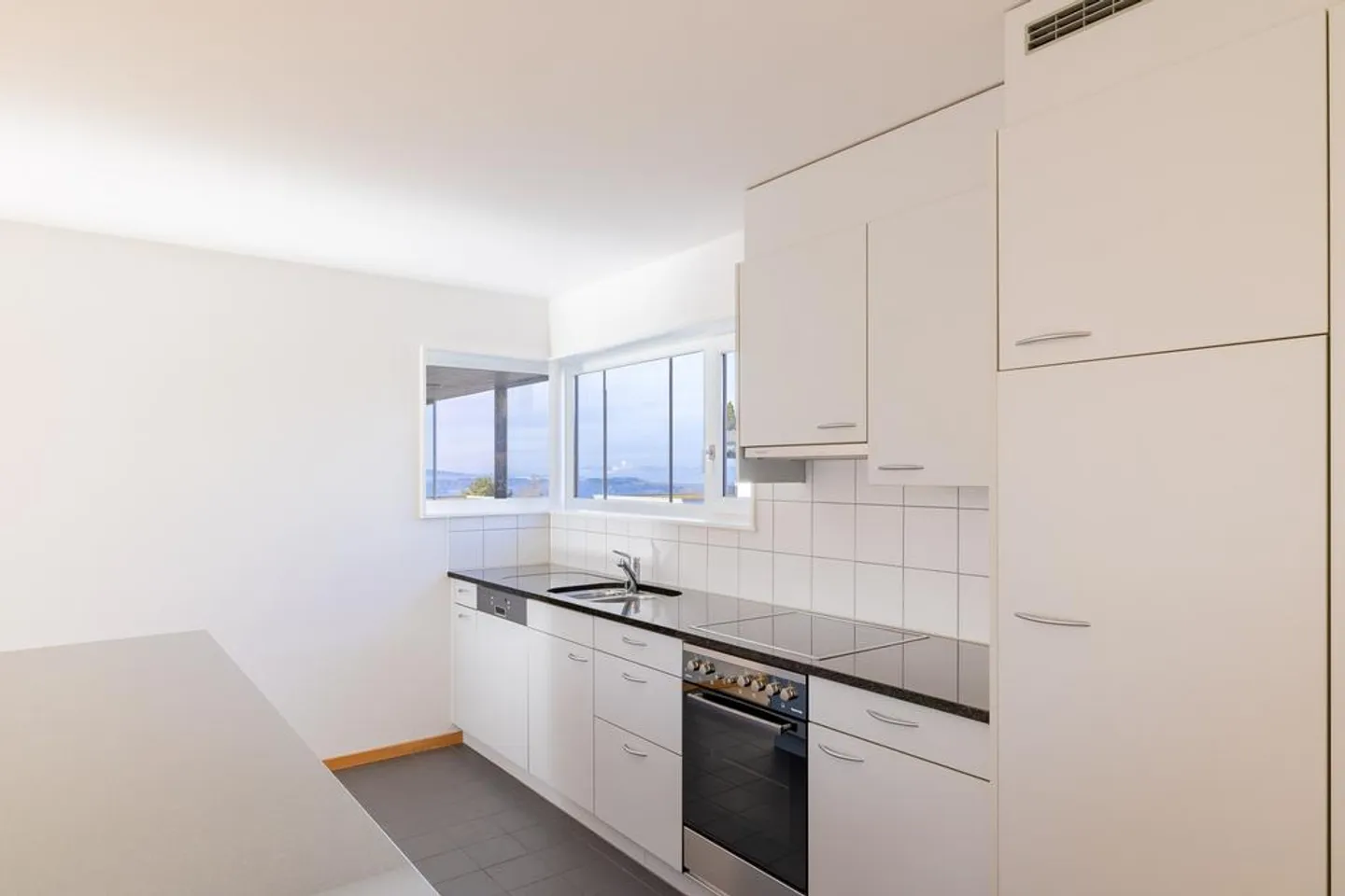 Moderne Wohnung mit grossem Balkon - Foto 4 von 12