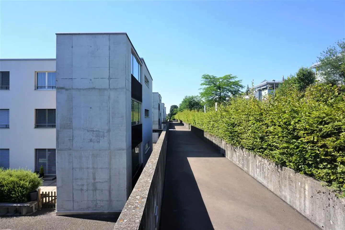 Moderne Wohnung mit grossem Balkon - Foto 1 von 12