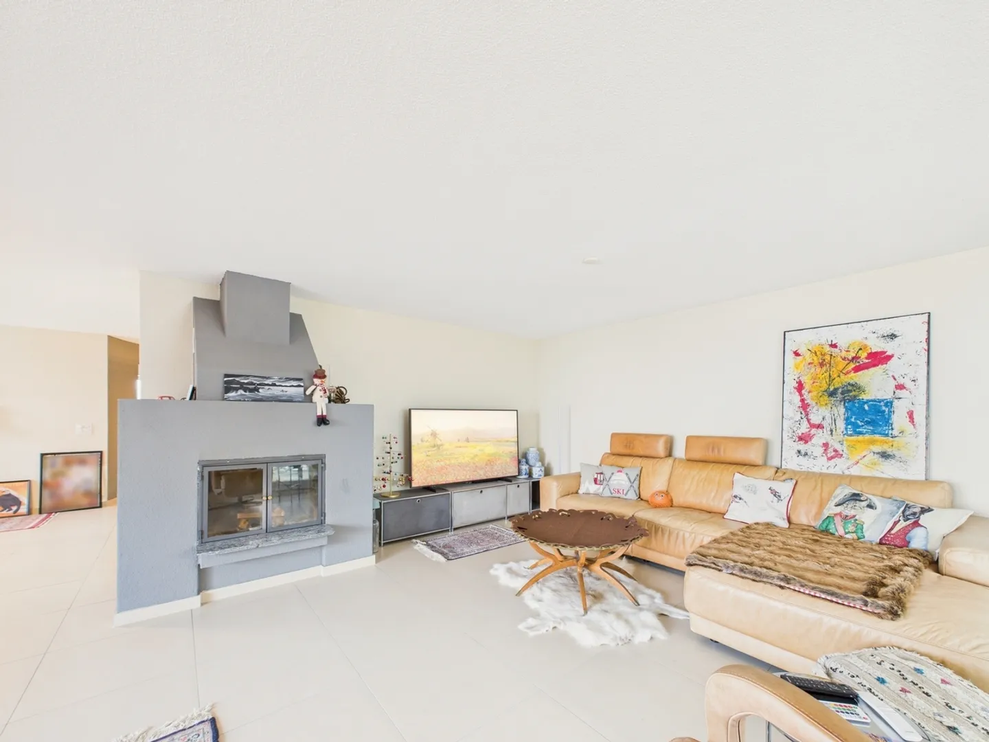 Charming and spacious 4.5 room apartment with stunning lake view - Photo 8 of 11