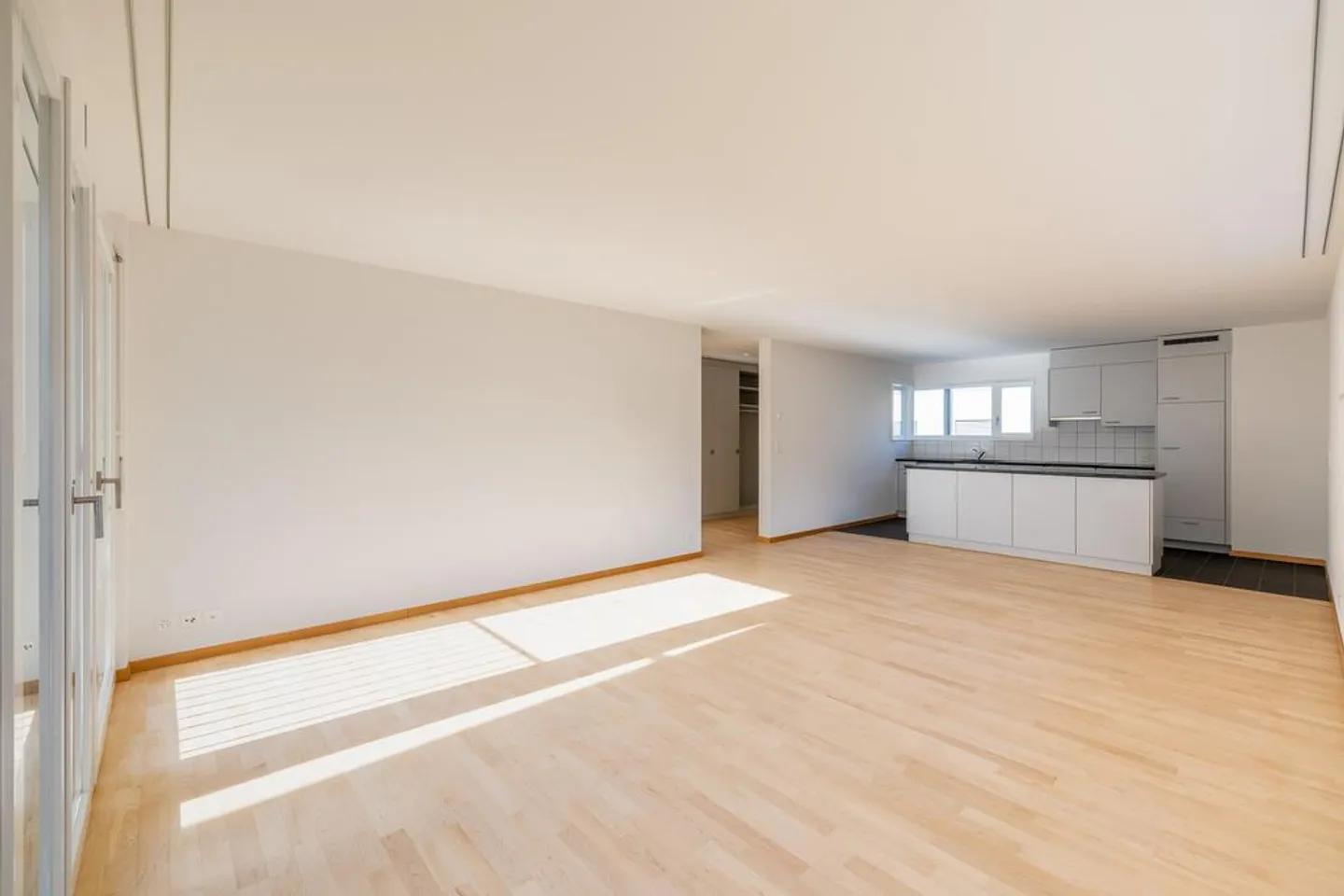 Moderne Wohnung mit grossem Balkon - Foto 8 von 12