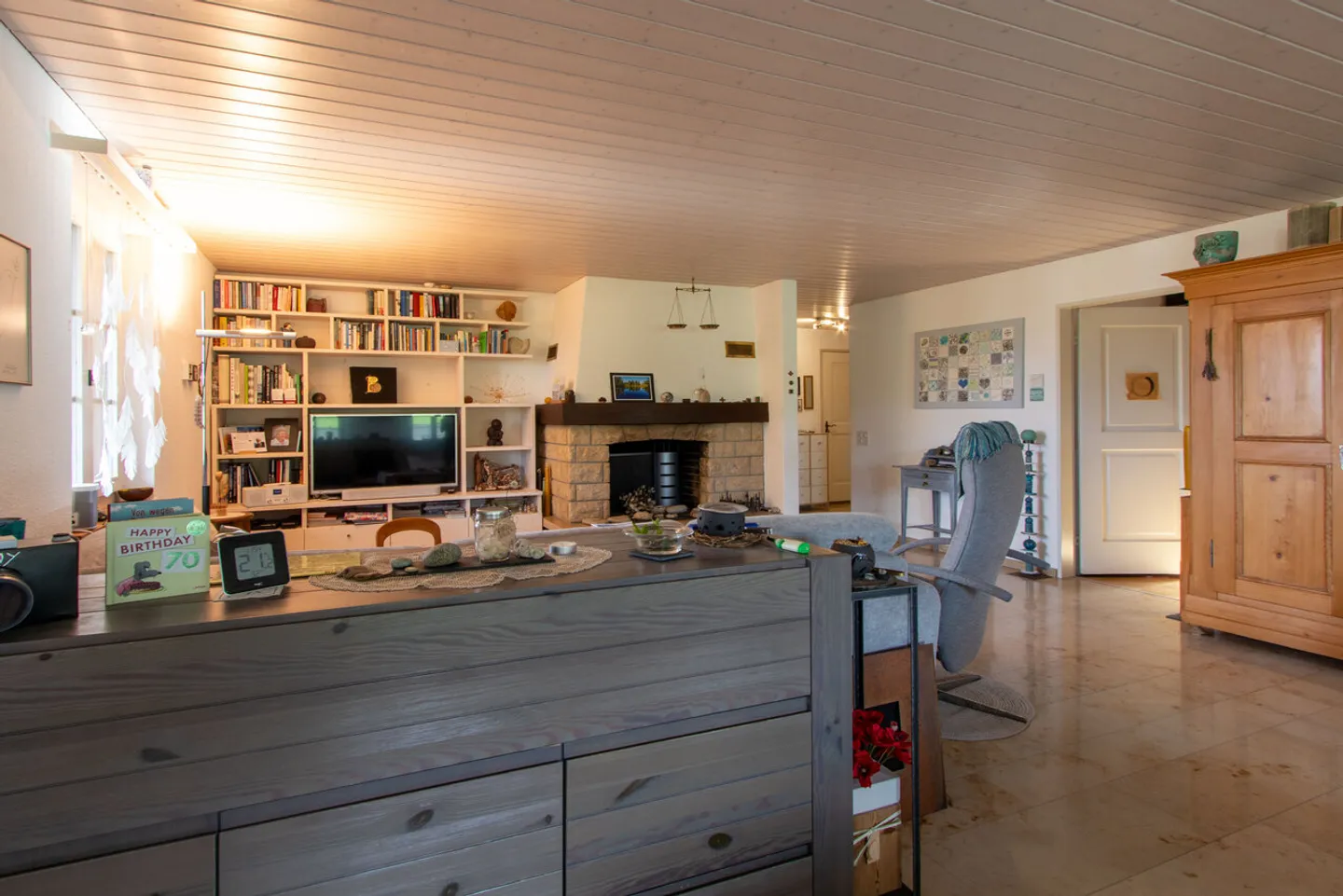 Appartement 4.5 pièces avec balcon, cheminée et vue sur les montagnes du Jura - Photo 4 sur 9