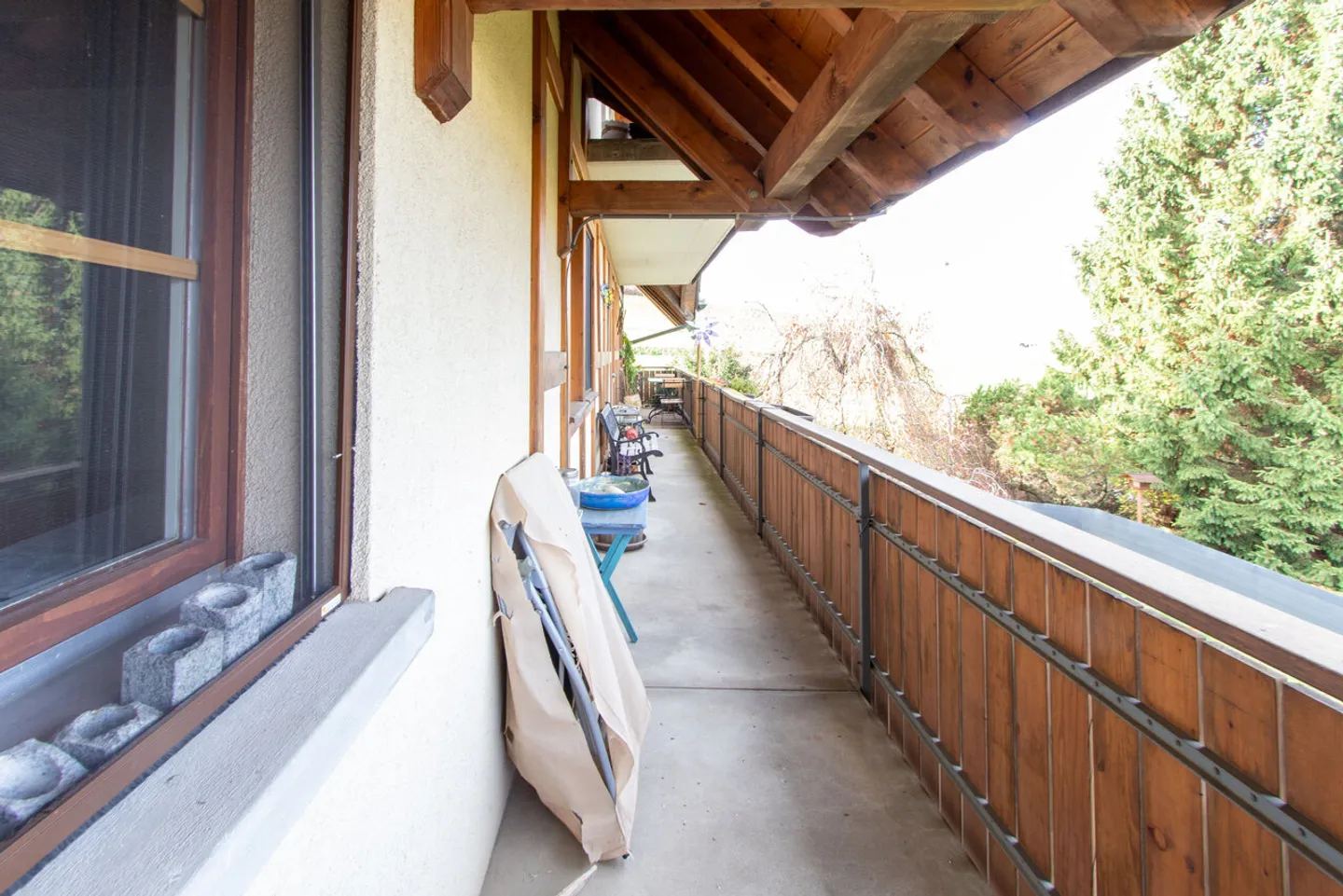 Appartement 4.5 pièces avec balcon, cheminée et vue sur les montagnes du Jura - Photo 9 sur 9