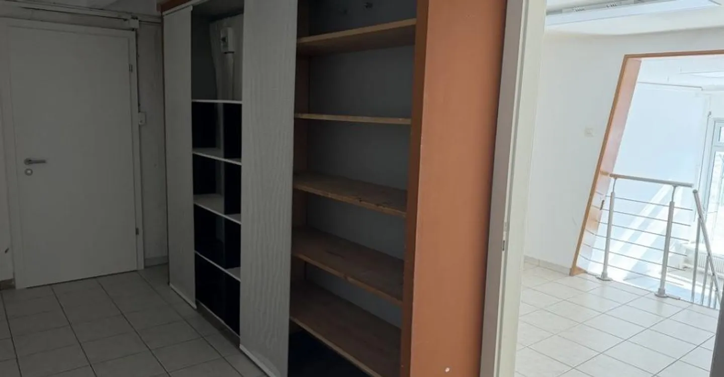 Commercial space for rent - Dynamic neighborhood - Photo 5 of 5
