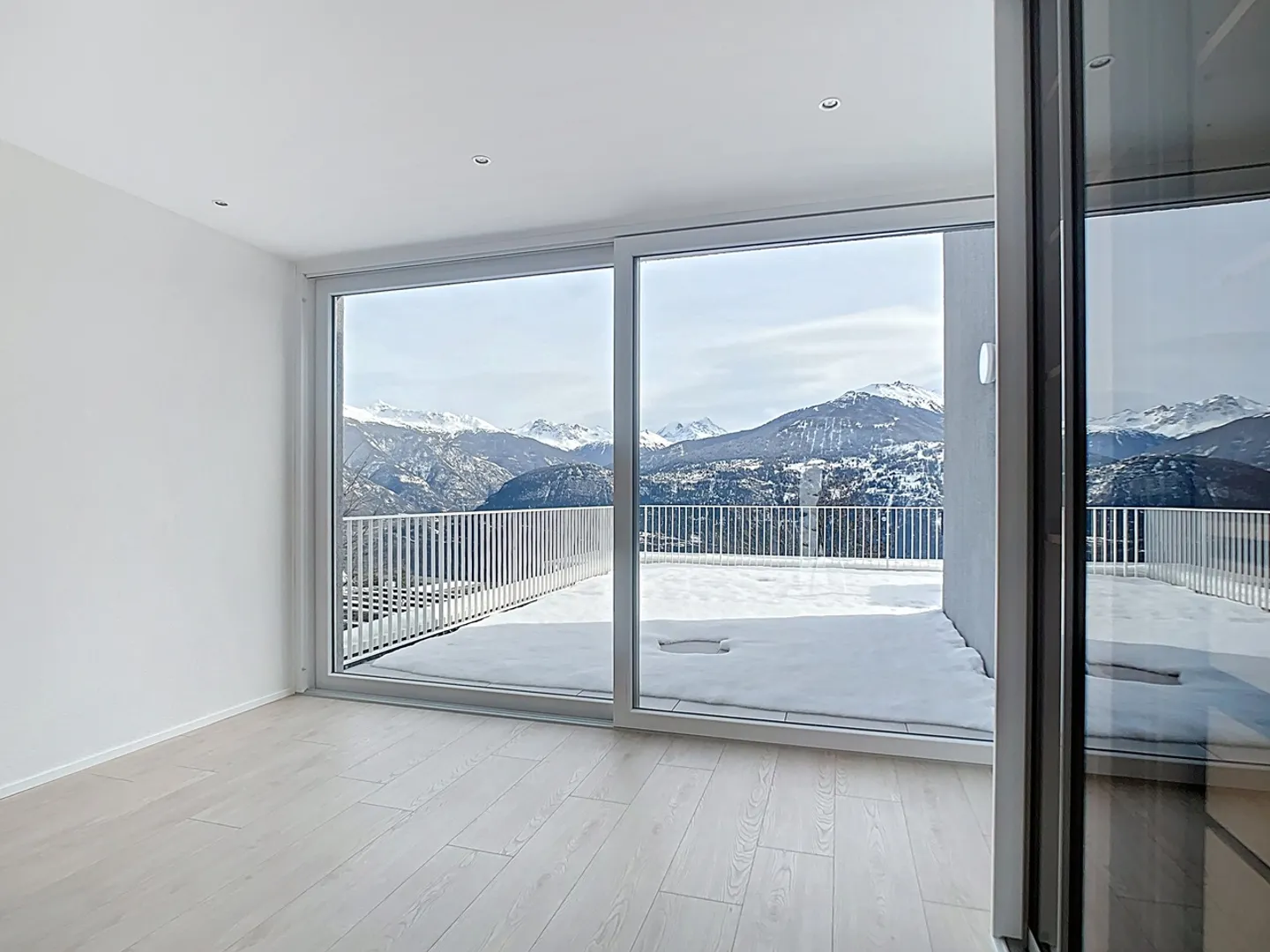Exceptional New Penthouse between Sky and Mountains - Photo 5 of 25