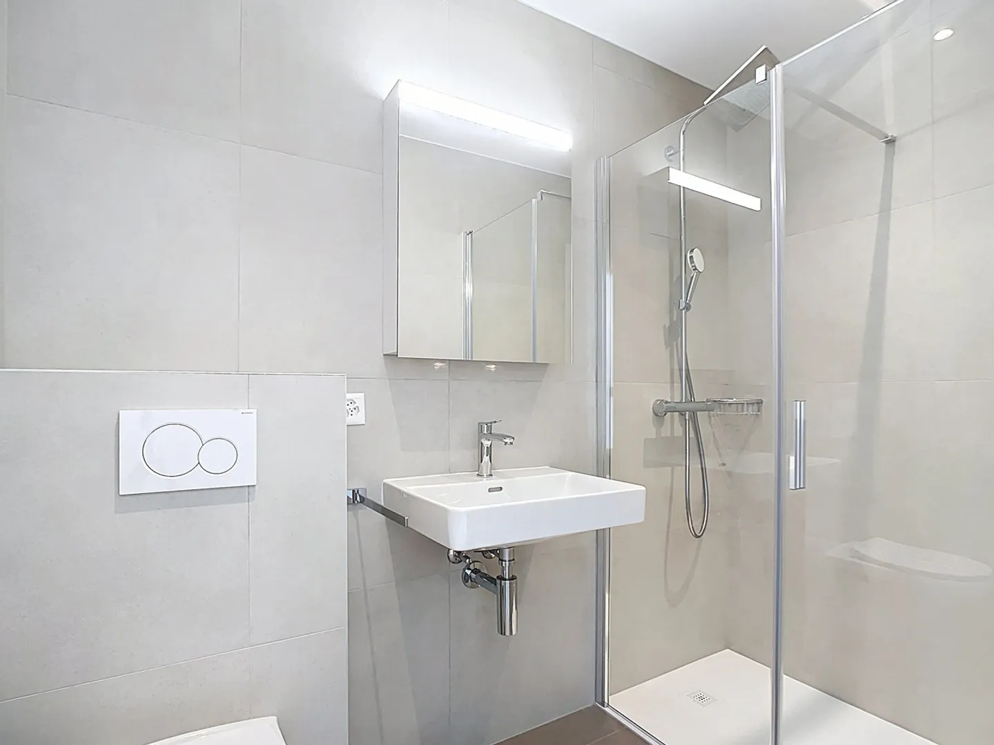 Exceptional New Penthouse between Sky and Mountains - Photo 18 of 25