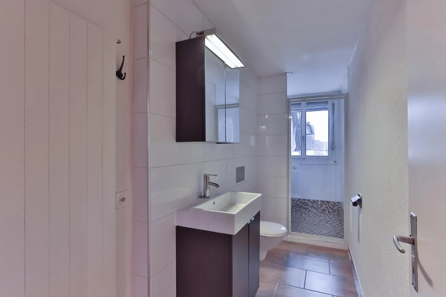 Wohnung mit Laubengang im Dreifamilienhaus - Foto 4 von 12