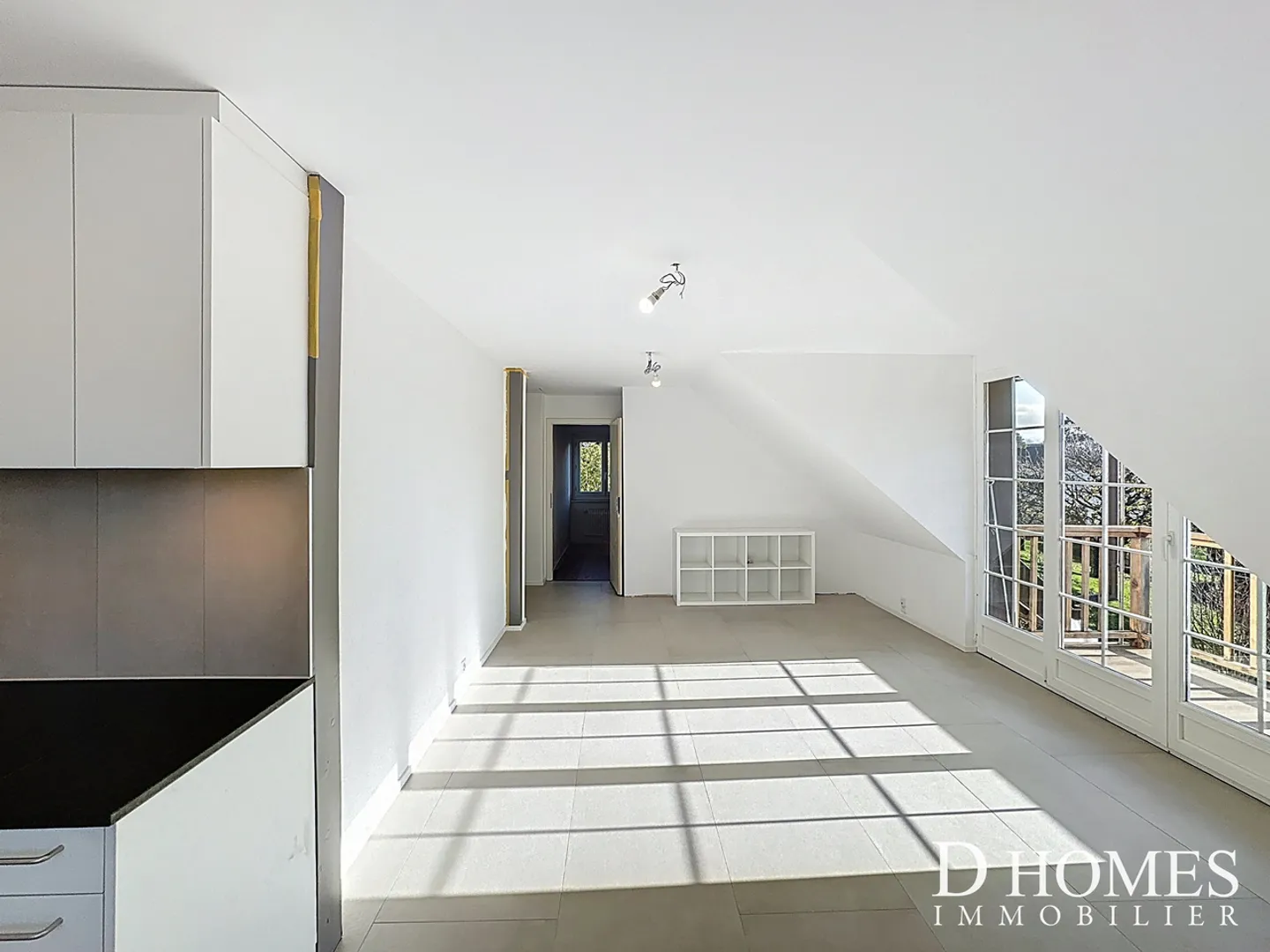 Wunderschöne renovierte 3-Zimmer-Wohnung mit Balkon und freiem Blick - Foto 1 von 13