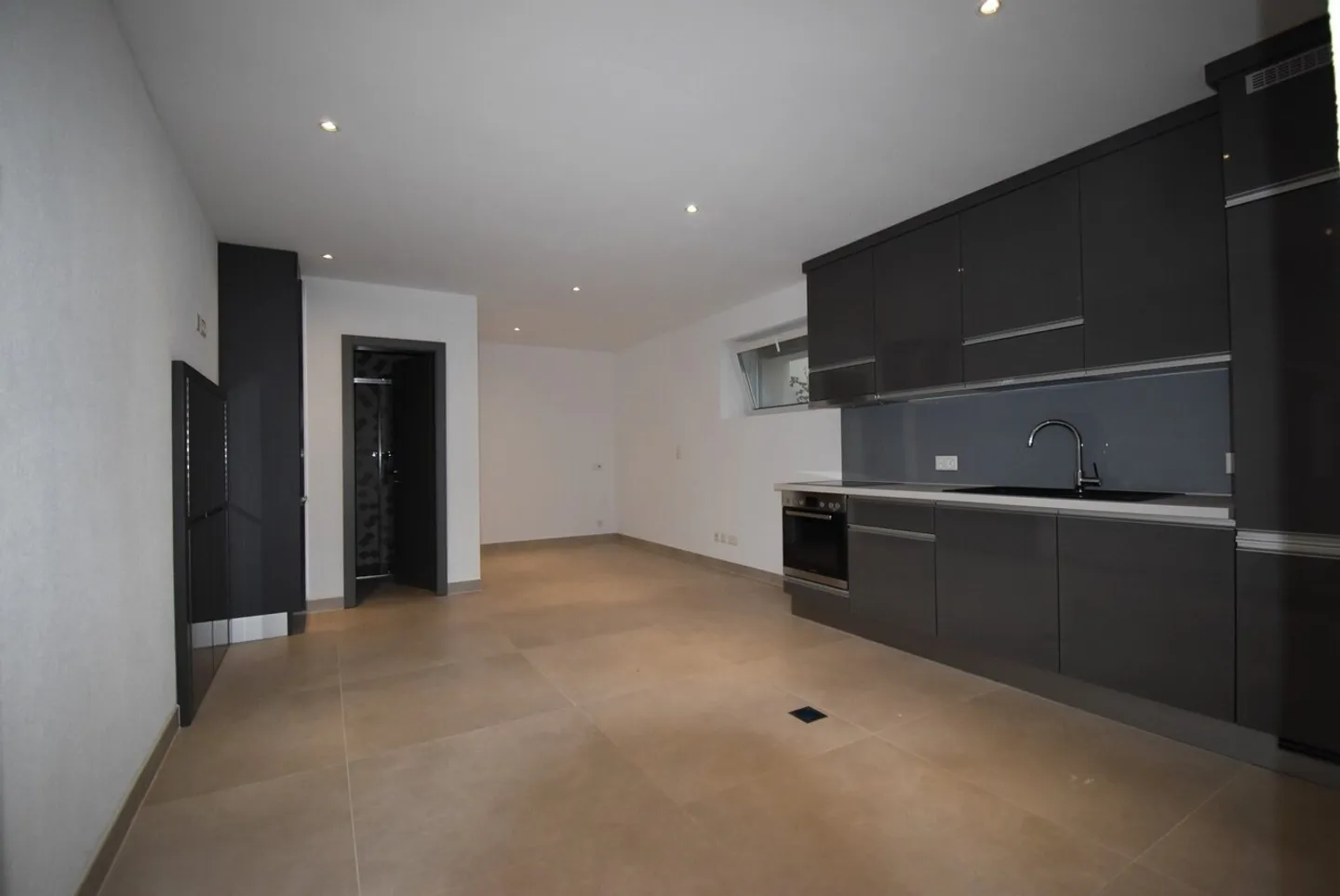 Studio à louer - Photo 3 sur 5