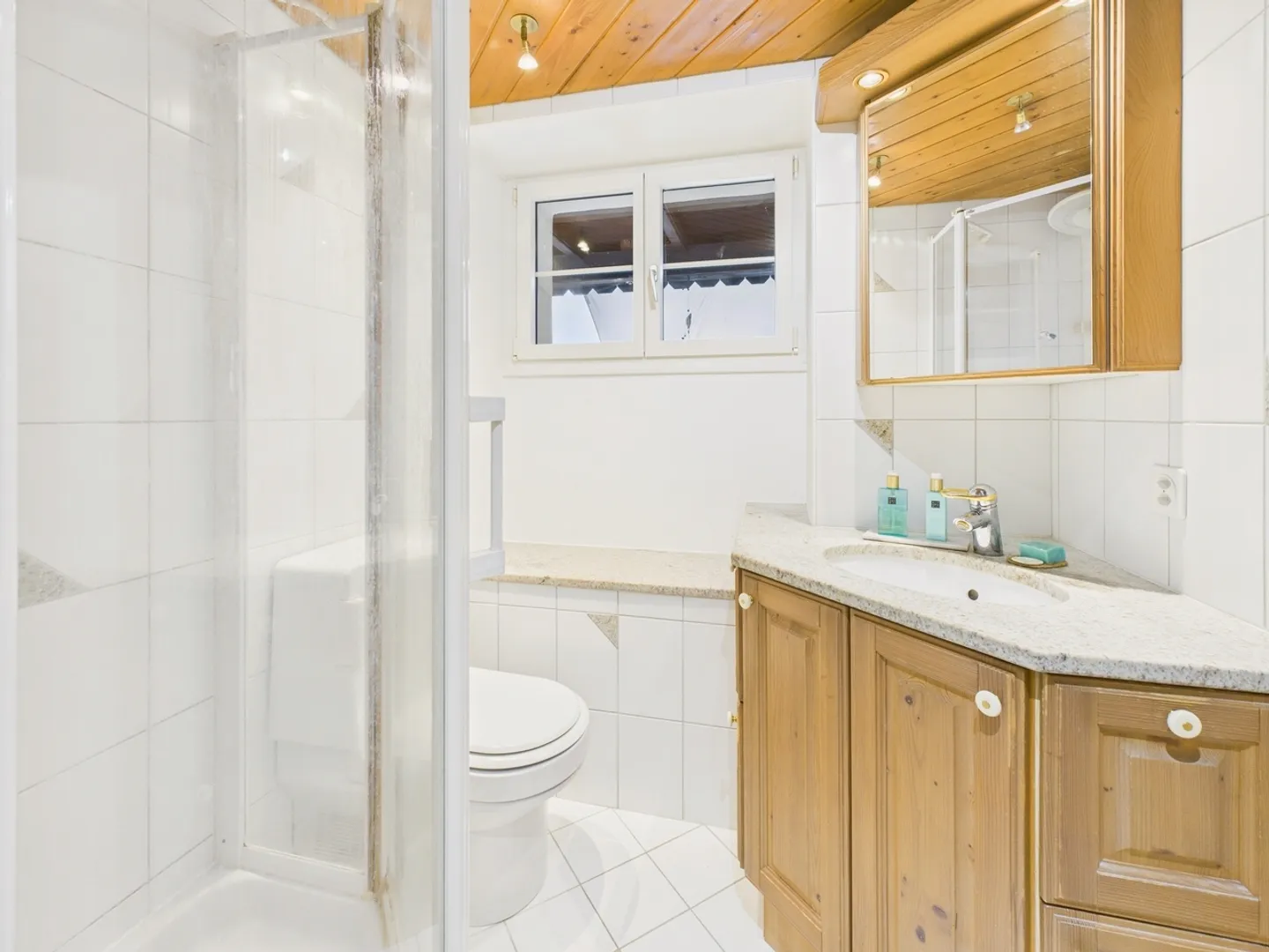 Ferme historique de 8,5 pièces avec charme, écurie et grand... - Photo 11 sur 13