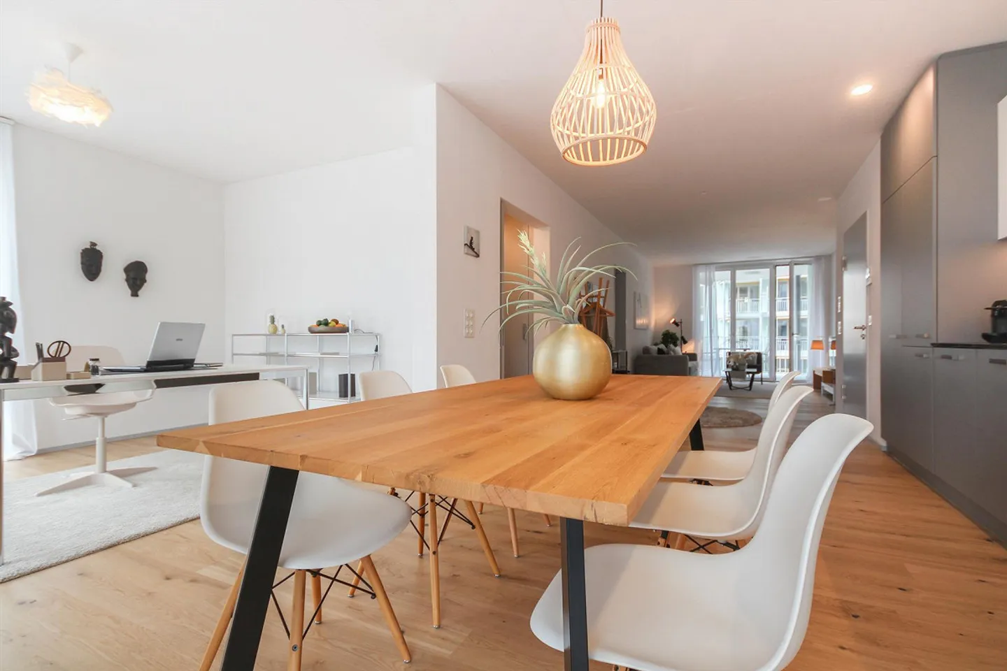 PRICE REDUCTION: Dreamlike new apartment with ideal room layout! - Photo 3 of 14