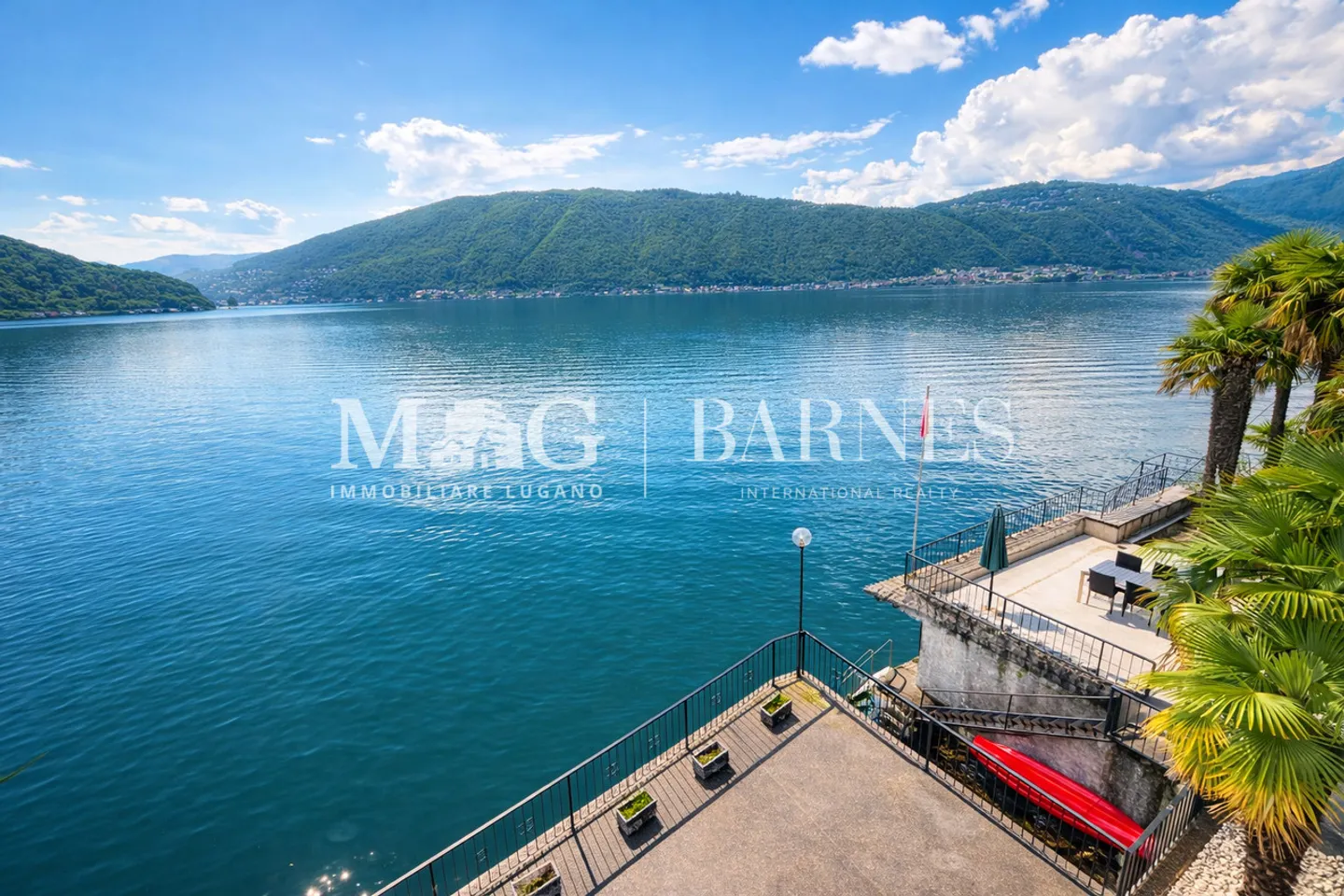 Lugano : Villa pieds-dans-l’eau avec vue sur le lac et darsene | 2ème résidence - Photo 2 sur 16