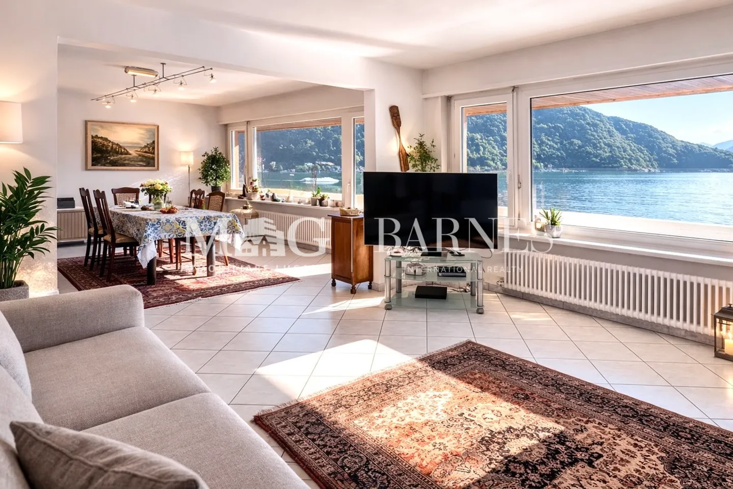 Lugano : Villa pieds-dans-l’eau avec vue sur le lac et darsene | 2ème résidence - Photo 3 sur 16