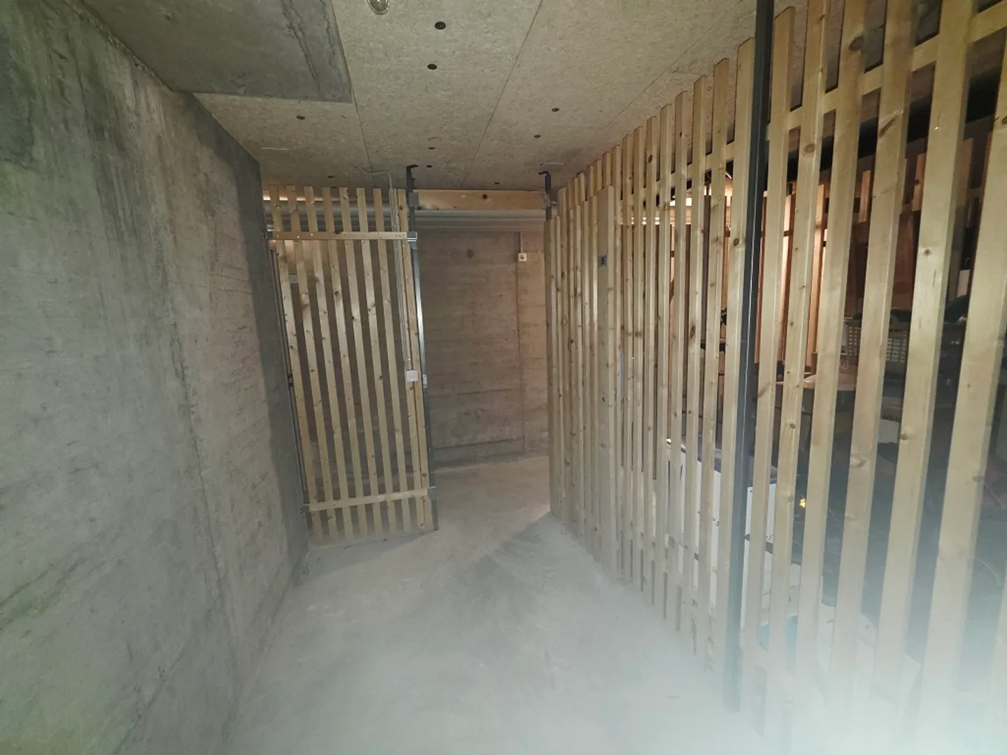 Dépôt - Photo 2 sur 3