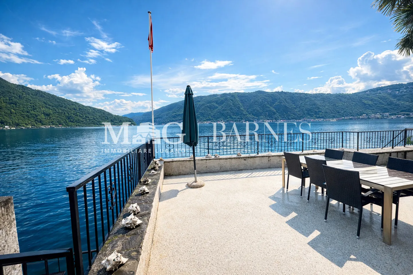 Lugano : Villa pieds-dans-l’eau avec vue sur le lac et darsene | 2ème résidence - Photo 7 sur 16