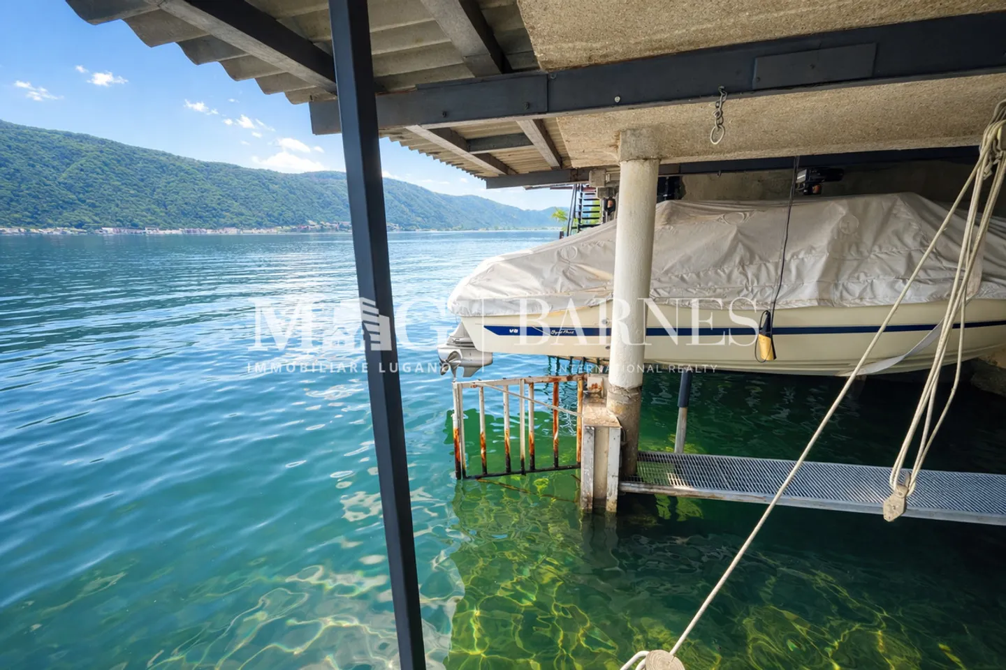Lugano : Villa pieds-dans-l’eau avec vue sur le lac et darsene | 2ème résidence - Photo 16 sur 16