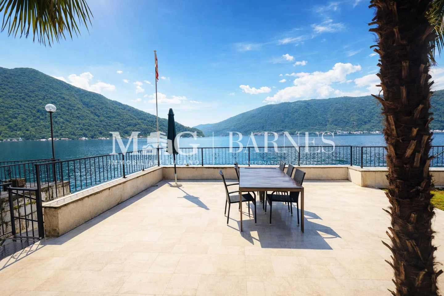 Lugano : Villa pieds-dans-l’eau avec vue sur le lac et darsene | 2ème résidence - Photo 15 sur 16