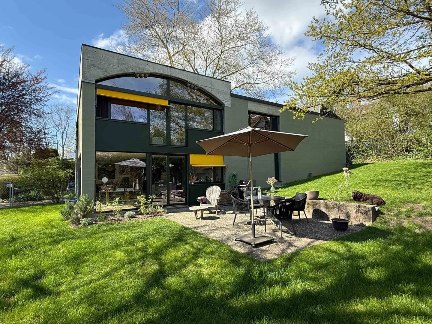 Freistehendes Haus mit Atelier - Foto 1 von 10