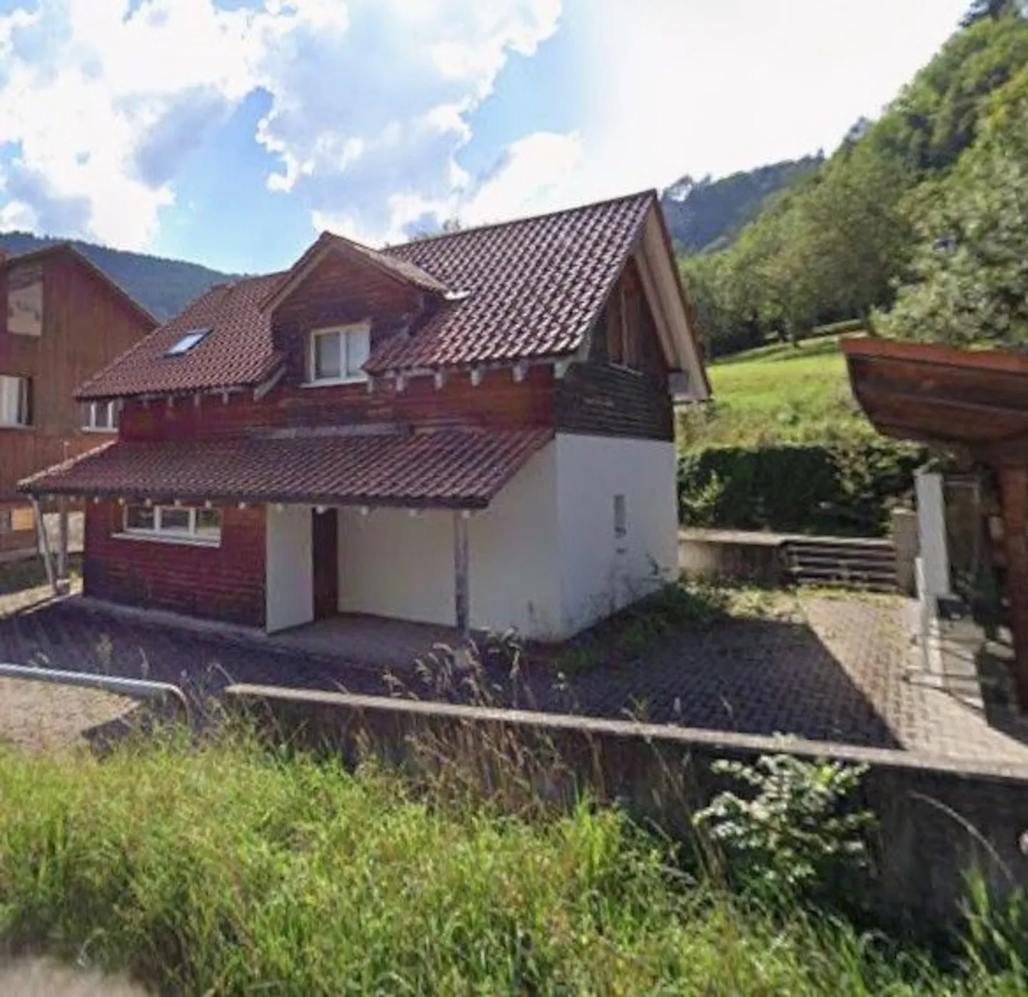 Spacious Farmhouse with Land - Photo 2 of 13