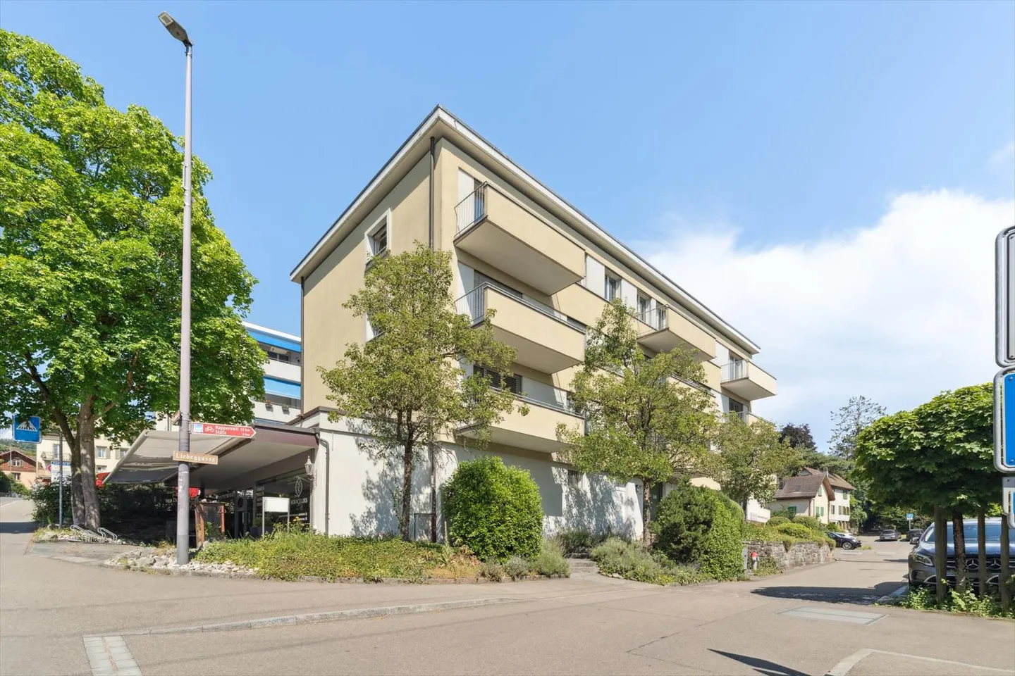 Your new workplace with lake panorama – Bright. Quiet. Inspiring. - Photo 1 of 9