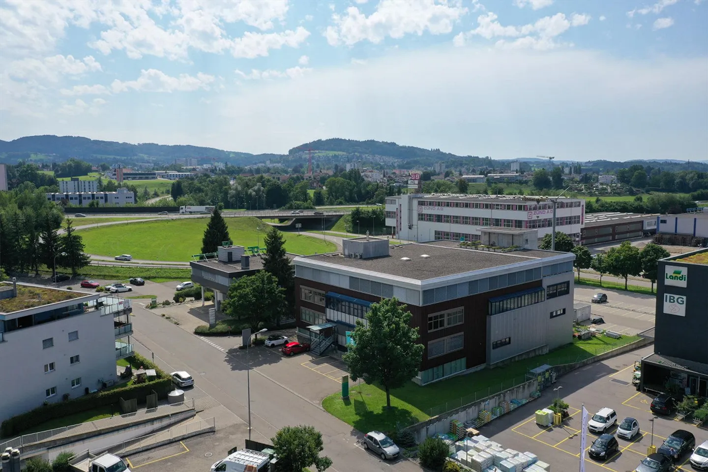 Ampie superfici per uffici direttamente sull'autostrada - Foto 1 di 8